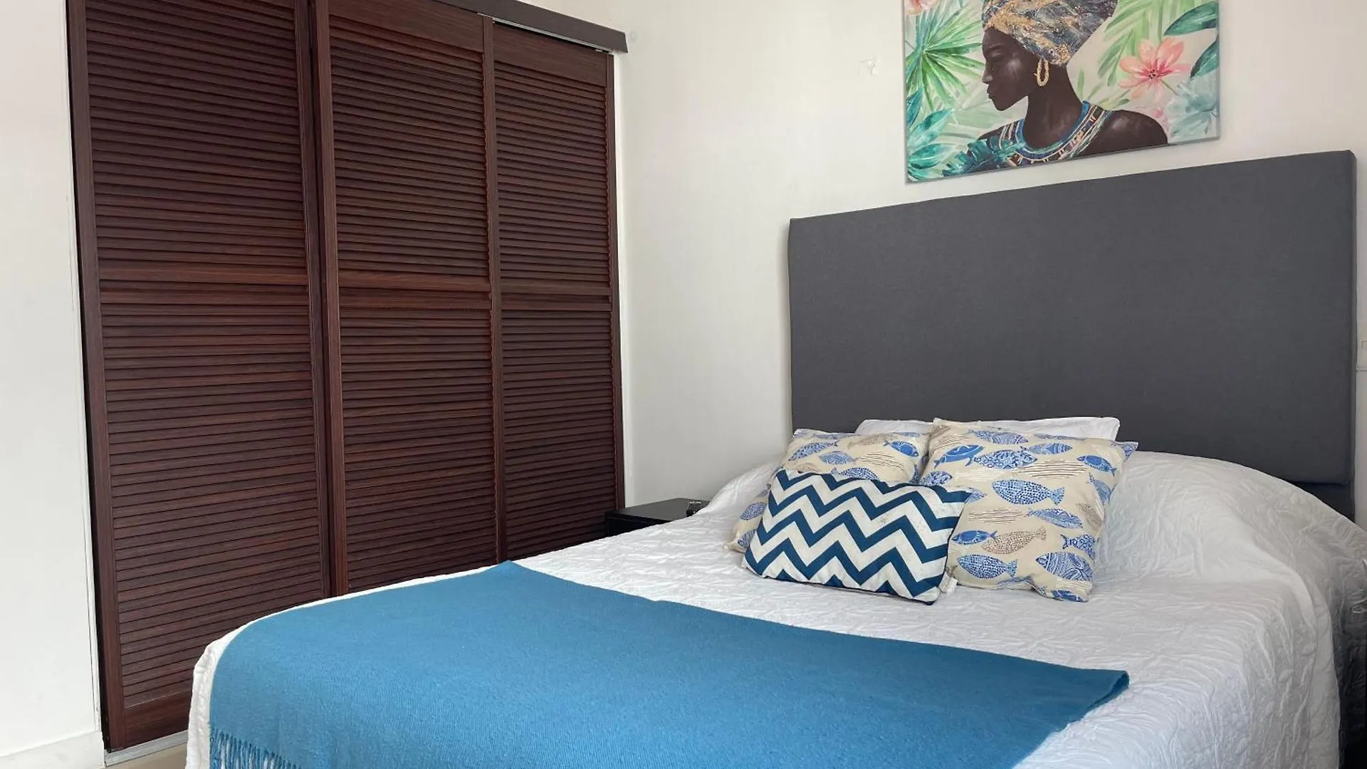 Cerca A Hotel Las Americas contacts